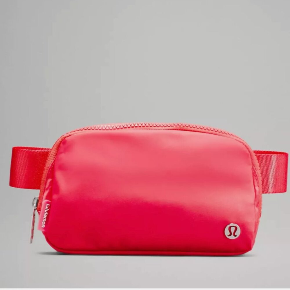 Lululemon Athletica Everywhere Belt Bag 1L (Red)